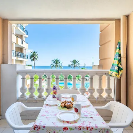 La Palme D'azur - *