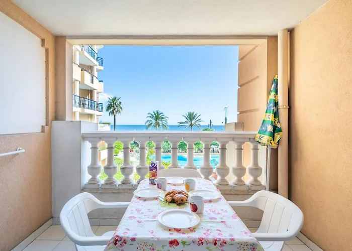 La Palme D'azur - *