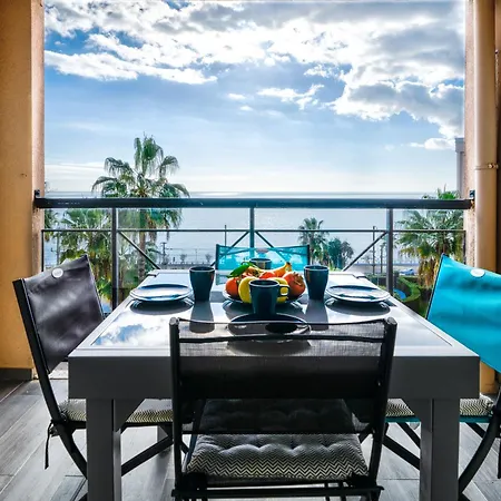 La Palme D'azur - *
