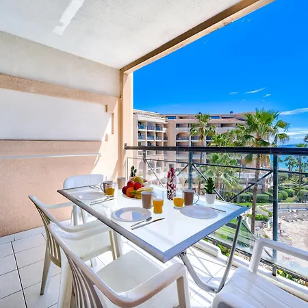 La Palme D'azur - *