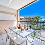La Palme D'azur - *